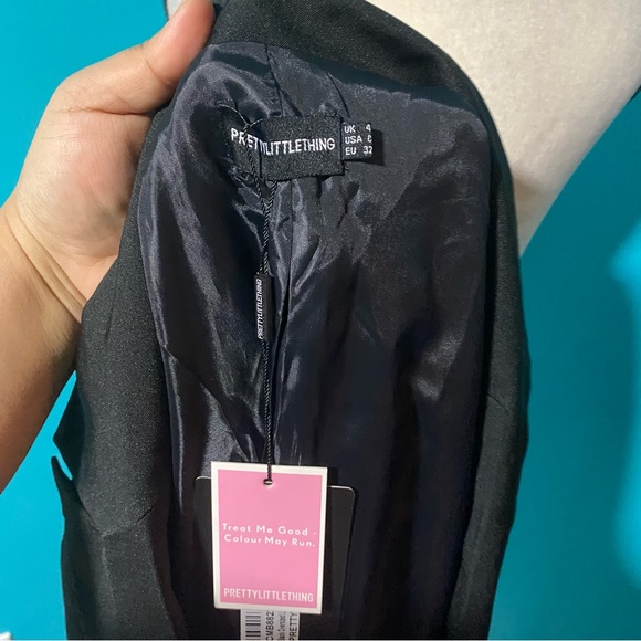 NWT PrettyLittleThing 0 Solid Black Oversized Light Weight Button Detail Blazer - Picture 5 of 5